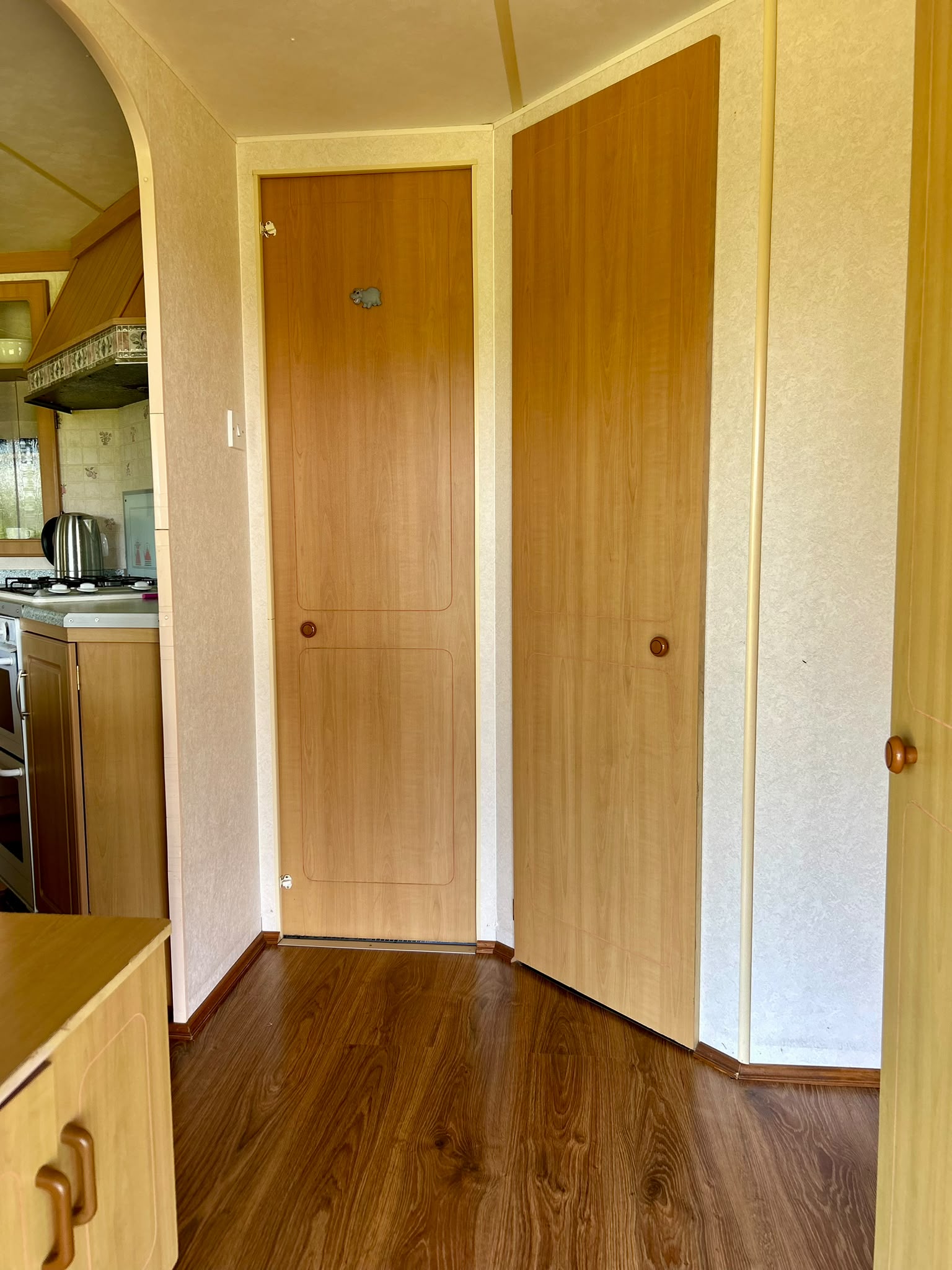 Domek Zielony — przedpokój z zabudową